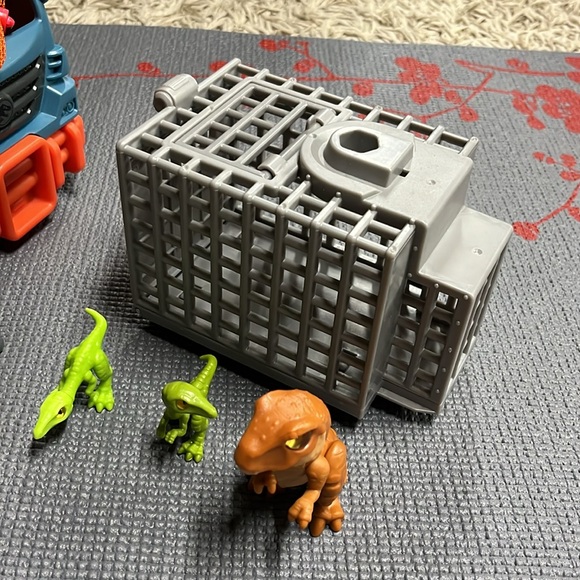 Jurassic World Fisher Price Imaginext truck and ATV set - Picture 3 of 8